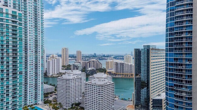 Building Photo - 1050 Brickell Ave
