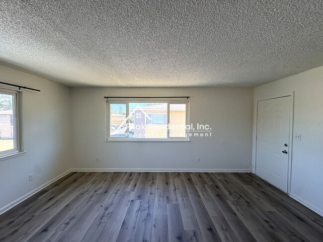 Building Photo - 4536 Ashcroft Ave