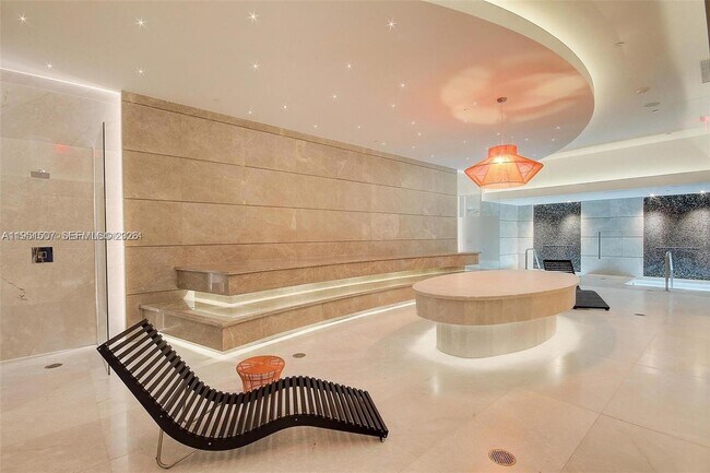 Building Photo - 1010 Brickell Ave