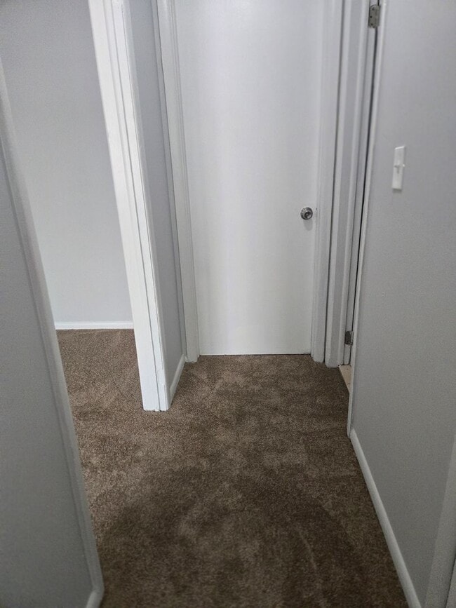 Building Photo - 2 bedrooms, 1 bathroom