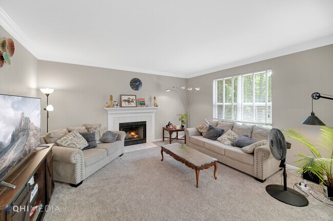 Building Photo - 3569 Charlemaine Dr