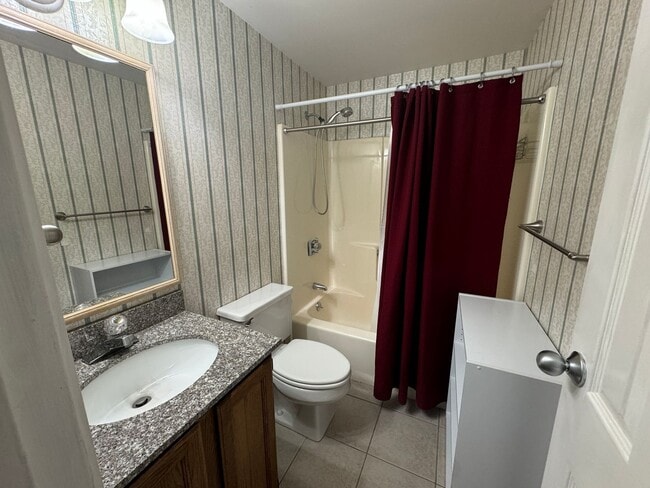 Building Photo - Spacious 3-Bedroom 3 Bath Condo on Ascutney Mountain – Nature at Your Doorstep