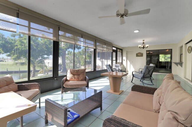 Building Photo - 4800 SW 12th Pl