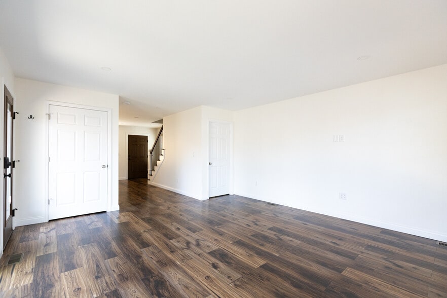 main living space - 953 Dennison Ave