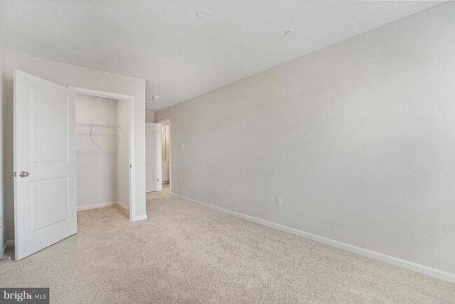Building Photo - 496 Hanson St