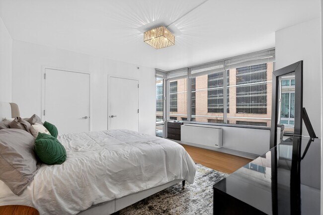 Building Photo - 25 Hudson St