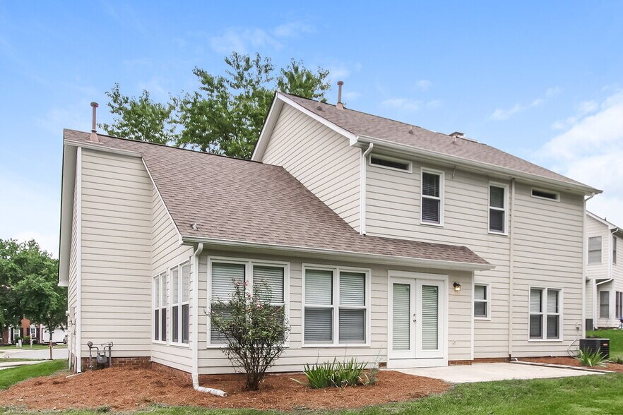 Building Photo - 4204 Hounds Run Dr