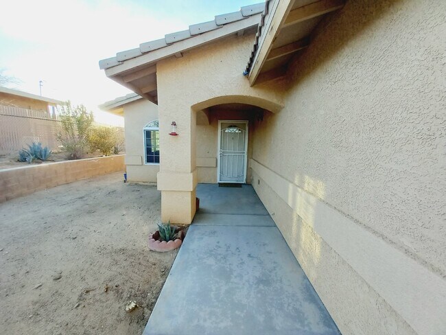 Building Photo - Spacious 3 bedroom, 2 bath with bonus room in Indian Cove