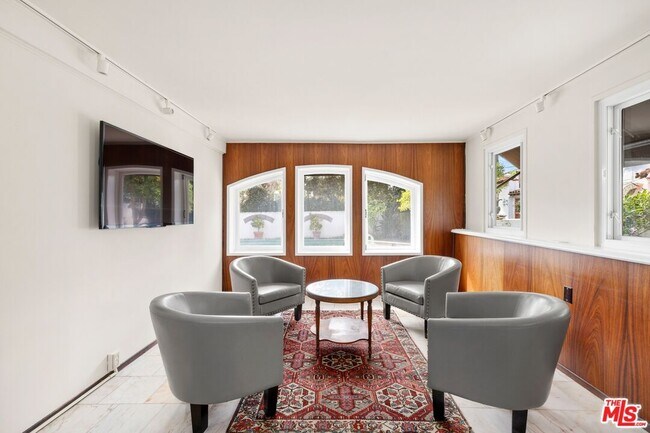 Building Photo - 311 Amalfi Dr