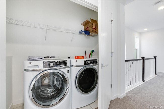 Building Photo - 8924 Delacorte St