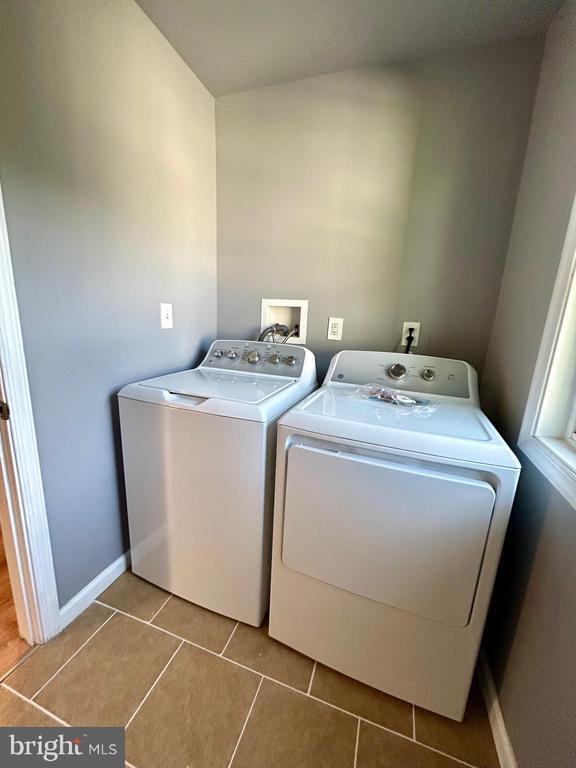 Building Photo - 5517 Schumacher Dr