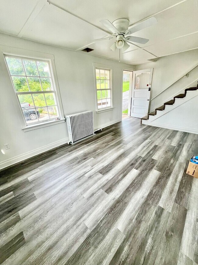 Building Photo - 2 Bedroom Single-Family Home in Bellefonte – Available August 1