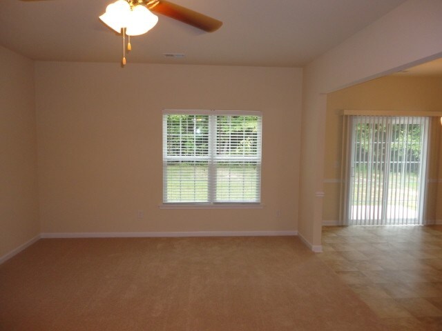 Building Photo - 118 Still Water Cir