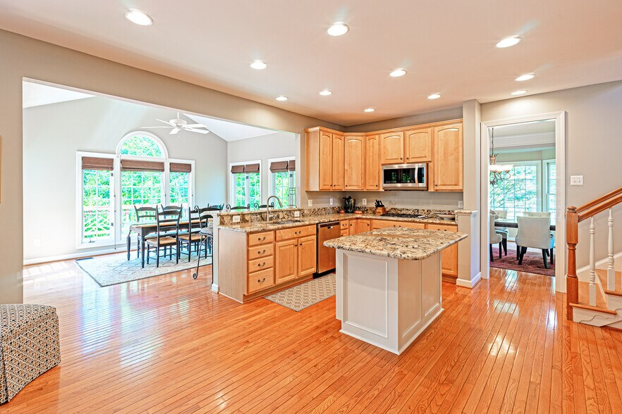 Building Photo - 47333 Middle Bluff Pl