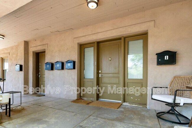 Building Photo - 1301 W Monroe St