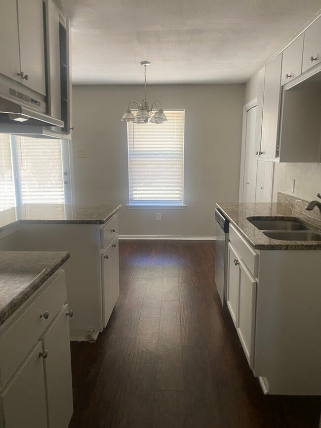 Building Photo - 5514 Meadow Nest Dr