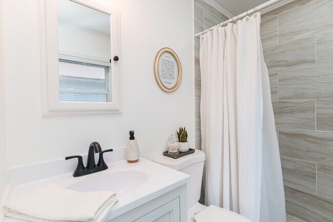 Building Photo - 10904 NY-73 Scenic