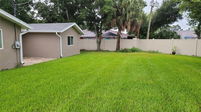 Building Photo - 1718 Cardinal Dr