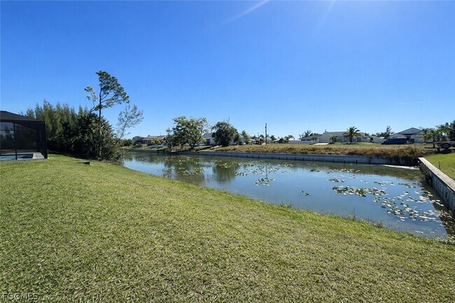 Building Photo - 224 SE 13th Terrace