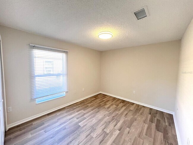 Building Photo - 48 Pennsylvania Ln