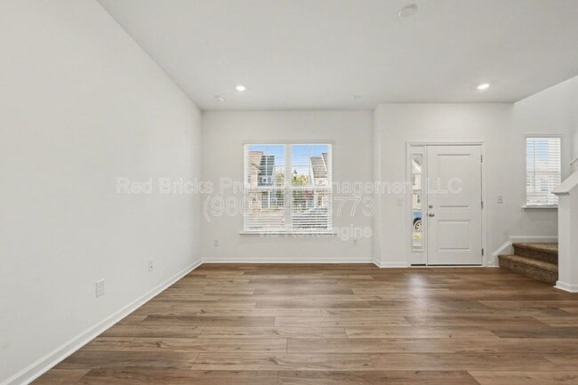 Building Photo - 2124 Cobble Ct