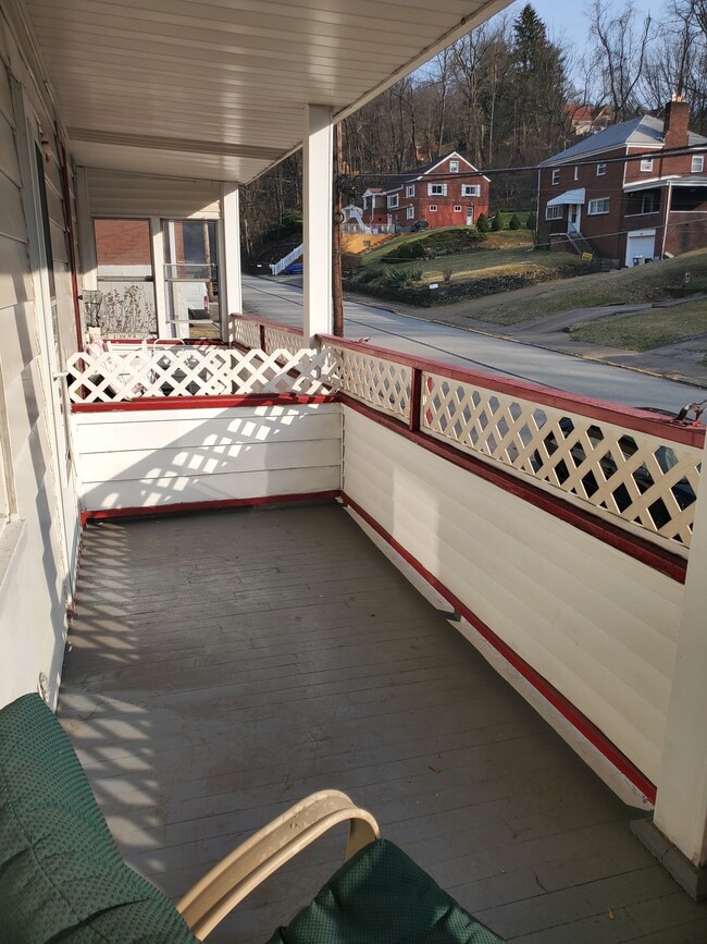 Front Porch - 216 1st St