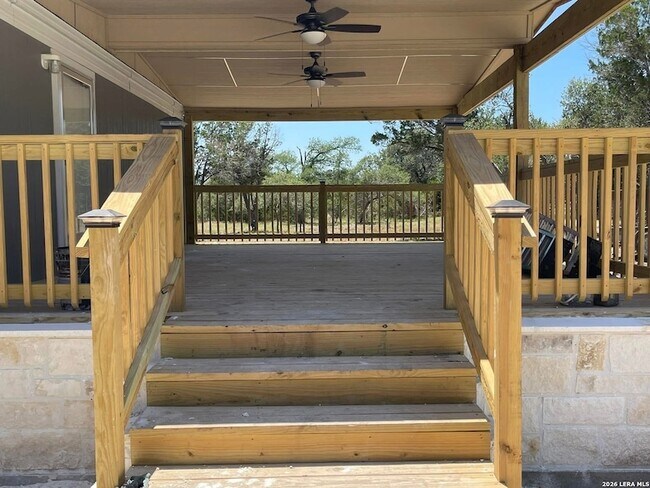 Building Photo - 960 Forest View Dr