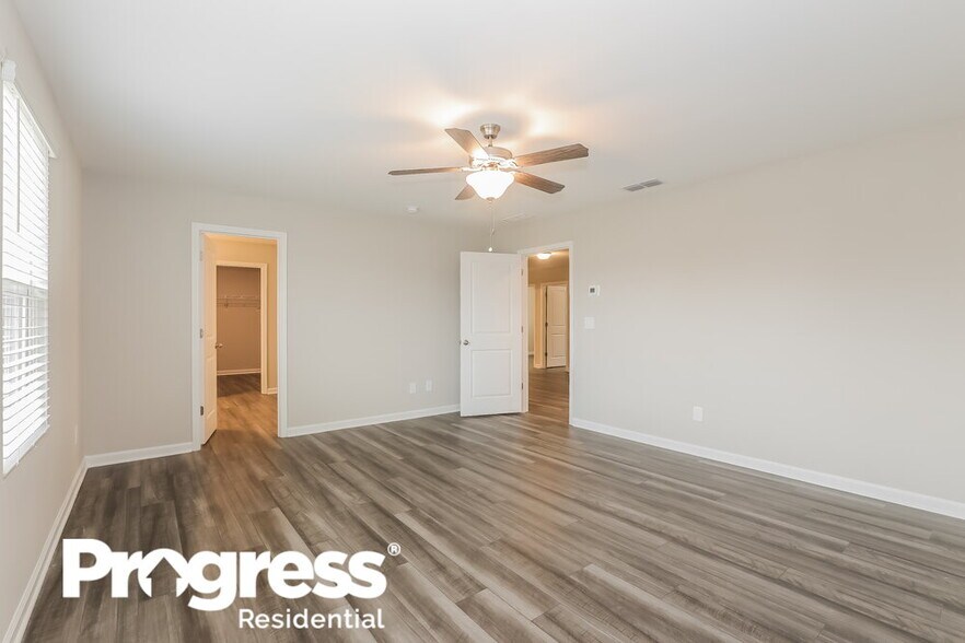 Building Photo - 4064 Kendrick Cir