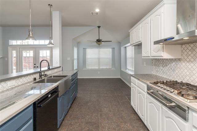 Building Photo - 15760 Scenic Rd