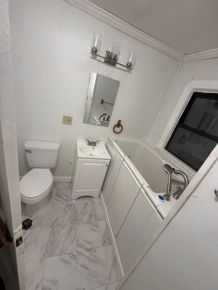 Building Photo - 61 Highland St NE