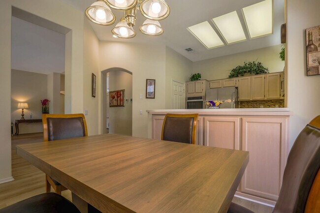 Building Photo - 37468 Westridge Ave