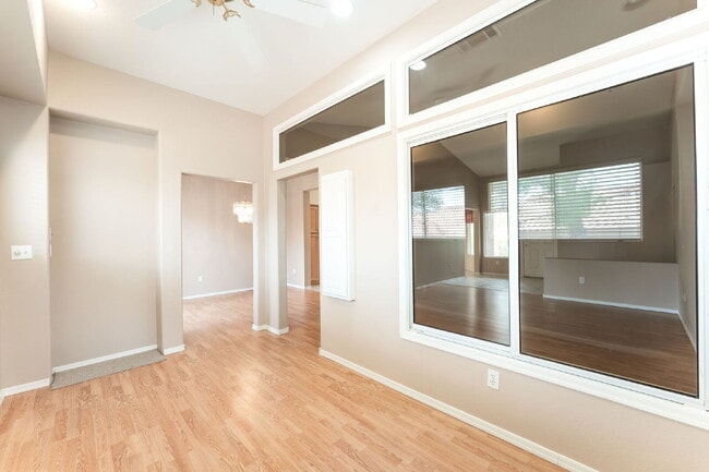 Building Photo - Sun City Summerlin 2 bedroom and 2 bathroom in a  55 and older Neighborhood
