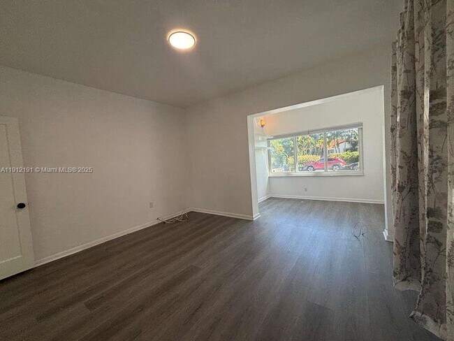 Building Photo - 9324 Byron Ave