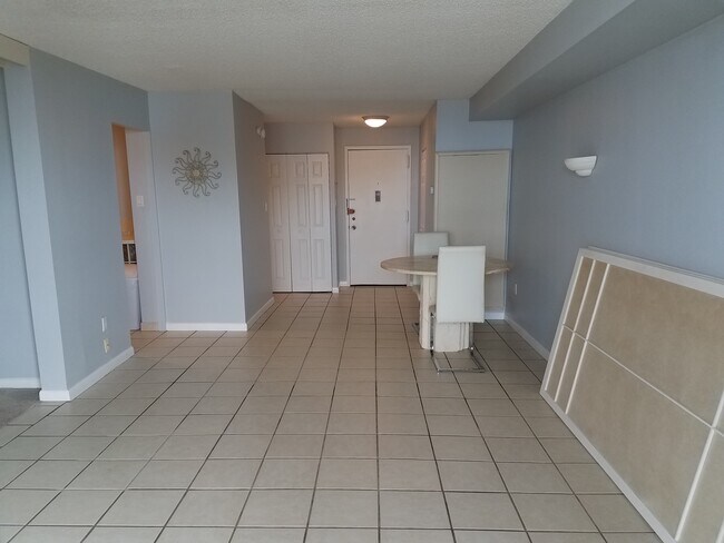 Building Photo - 100 S Berkley Sq