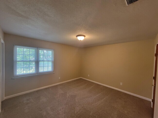 Building Photo - 4514 Harrowgate Rd