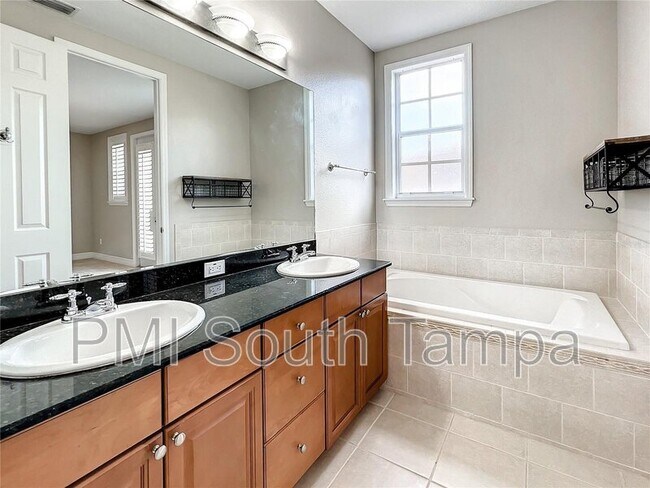 Building Photo - 2905 Hansen Manor Ln