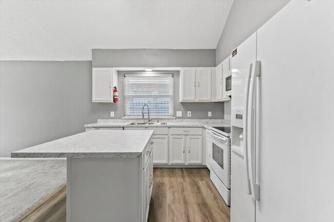 Building Photo - 9061 Blue Ridge Trail