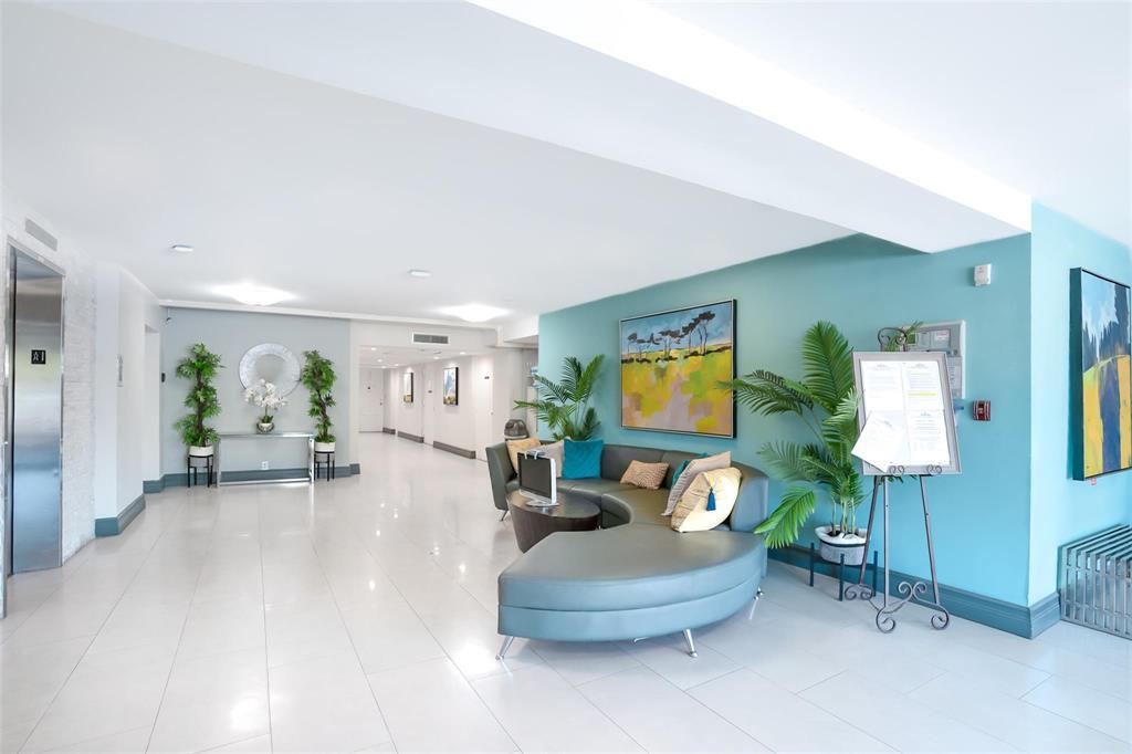 Building Photo - 2681 S Course Dr
