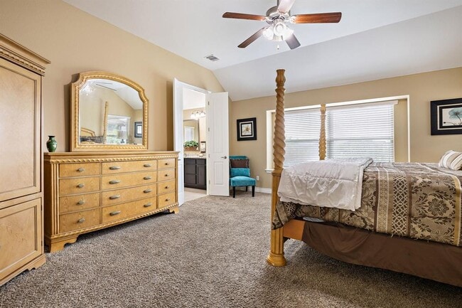 Building Photo - 163 Mount Ellen St