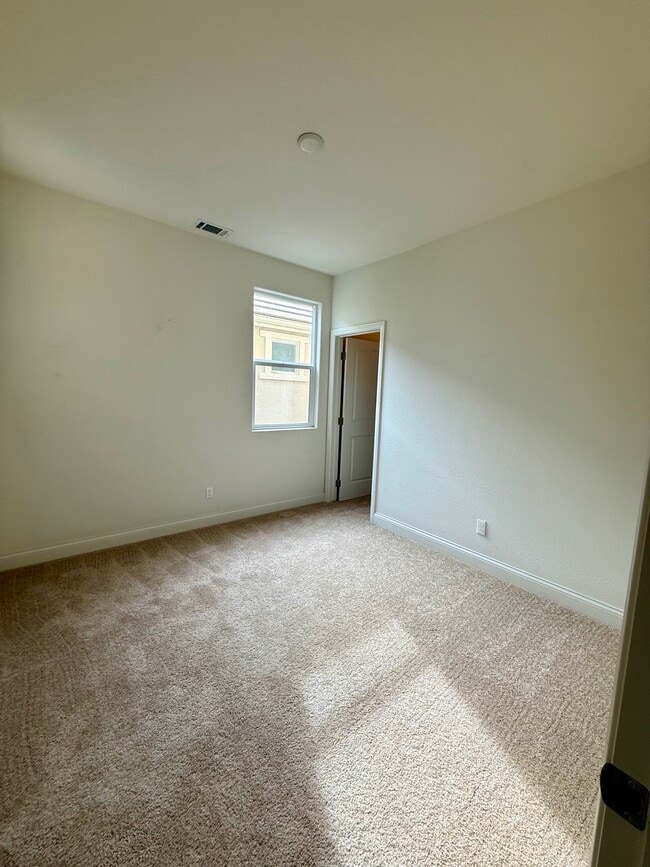 Building Photo - 311 Oak Hill Rd