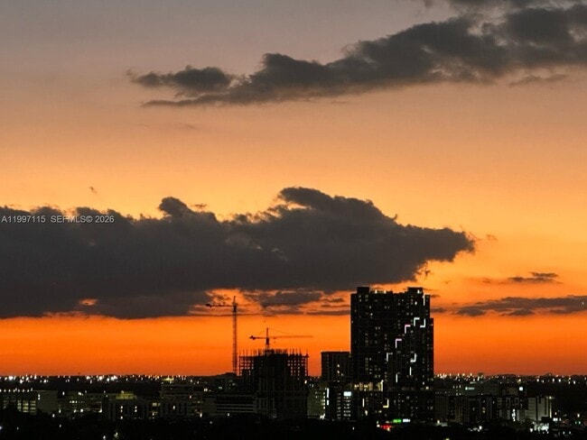 Building Photo - 2678 Tigertail Ave