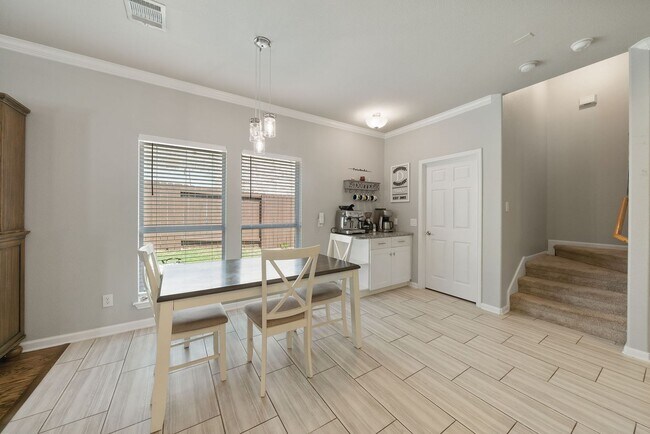Building Photo - Stunning Home with Pool Now Available in t...