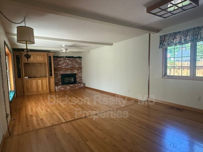 Building Photo - 2845 Glenwood Ct