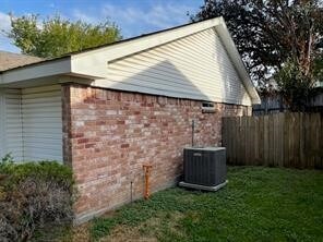 Building Photo - 7411 Creekfield Dr