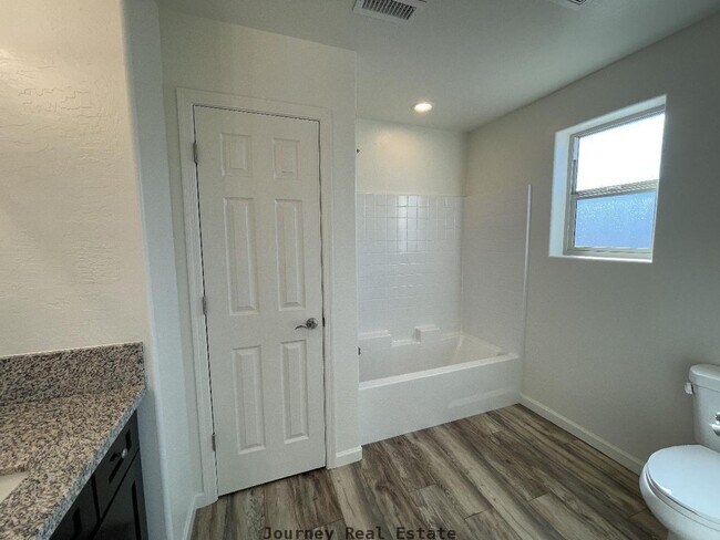 Building Photo - 3241 N Constance Dr