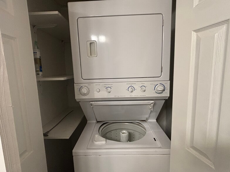 Building Photo - 224 Sandcastle