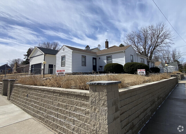 Building Photo - 1201 S Hawthorne Ave