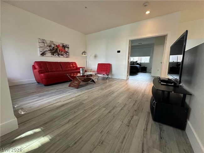Building Photo - 4545 Dean Martin Dr
