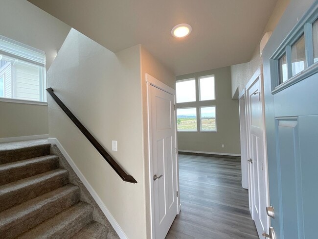 Building Photo - 3 Bedroom Home Available Near S Powers Blv...