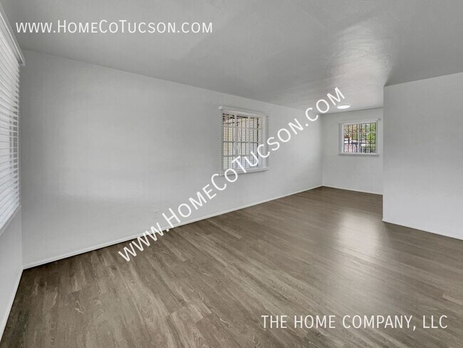 Building Photo - 2602 E Keswick Cir